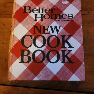 Better Homes and Gardens Red and White Checkered Cookbook